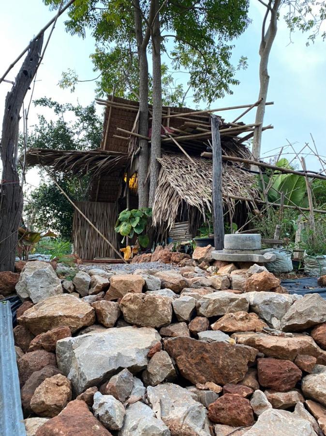 Hotel Royal Mountain Hut Ratchaburi Exterior foto