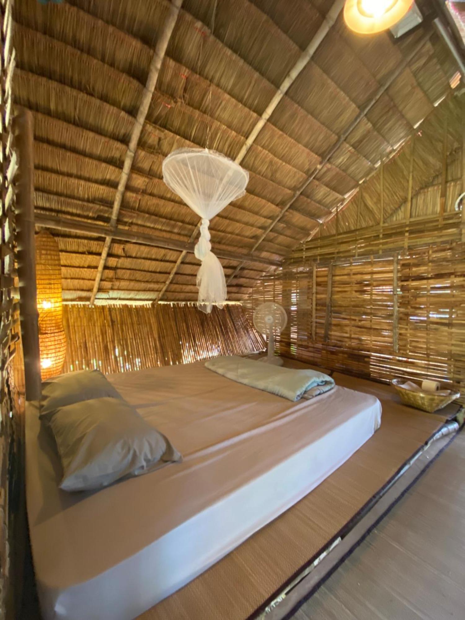 Hotel Royal Mountain Hut Ratchaburi Exterior foto