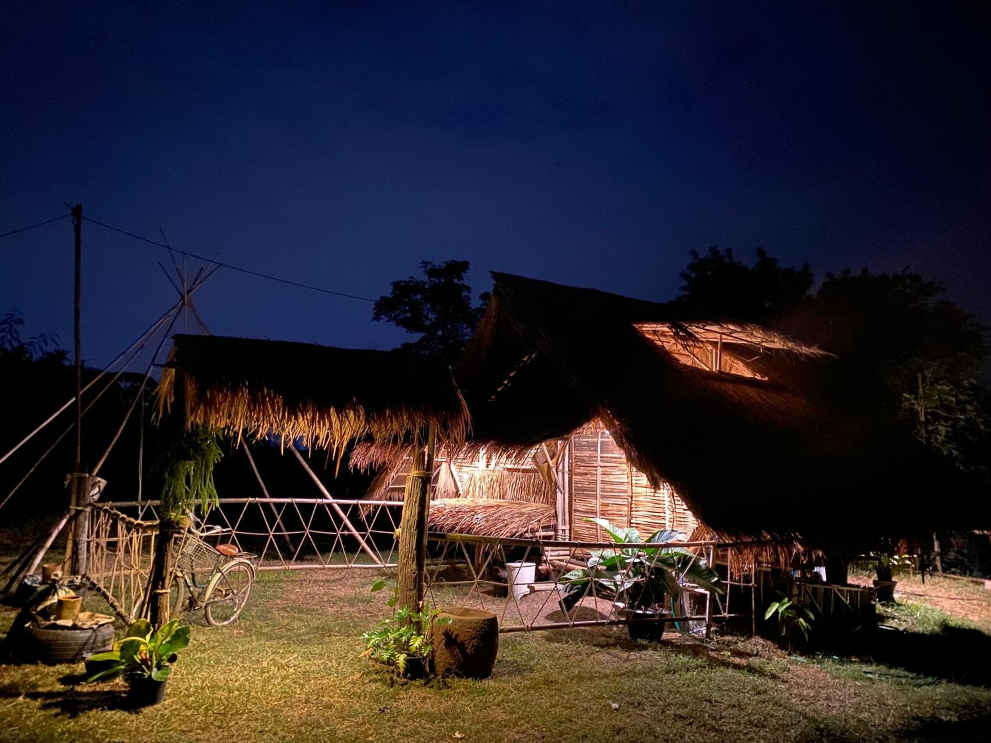 Hotel Royal Mountain Hut Ratchaburi Exterior foto