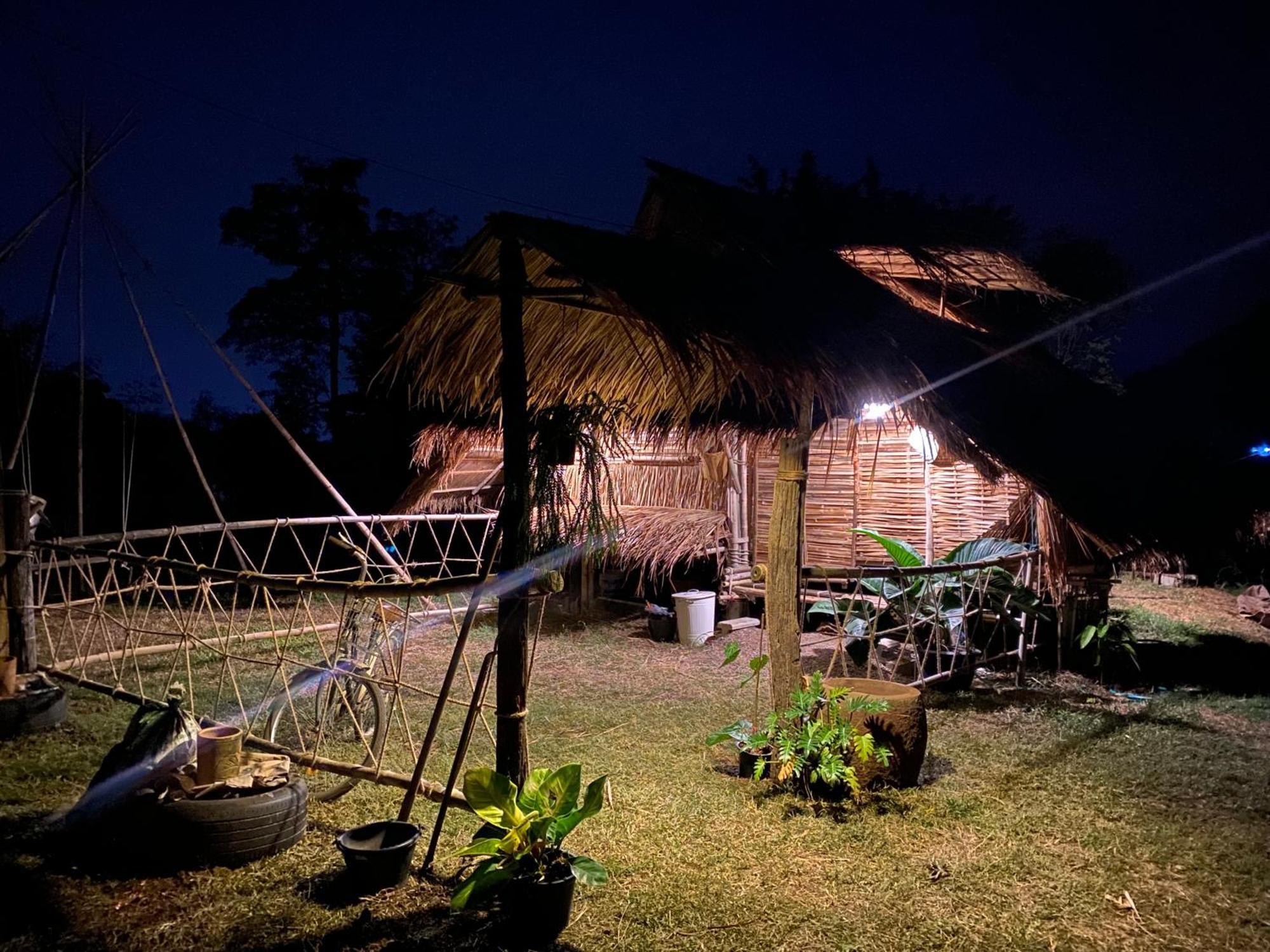Hotel Royal Mountain Hut Ratchaburi Exterior foto